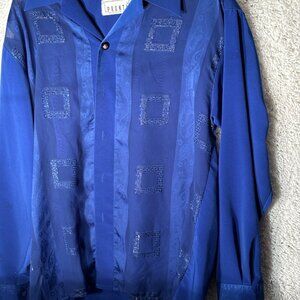 WOMEN'S ROYAL BLUE SHIRT. USED GREAT CONDITION SIZE M BRAND PONTI